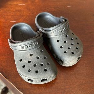 Toddler crocs